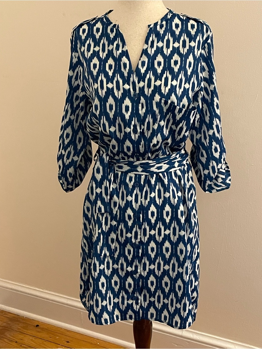 Maeve Blue White Ikat Shirt Dress Belted Pocket Roll Tab Sleeve XS Boho